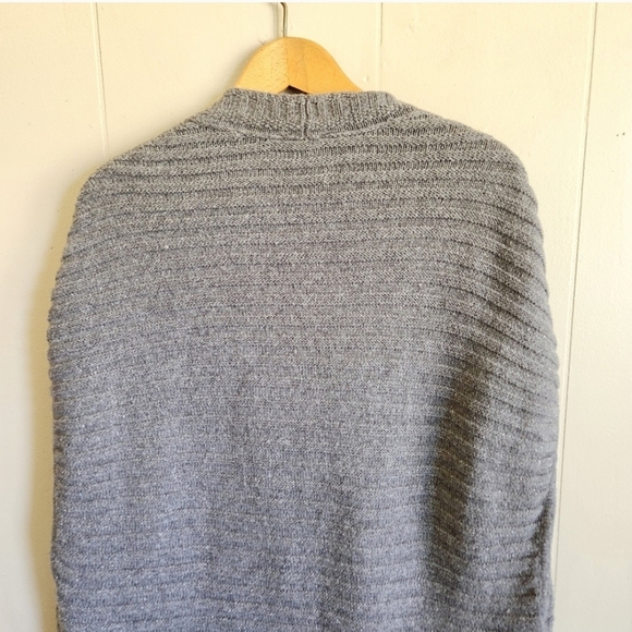 Chico's Size LG (2) Gray Sleeveless Long Open Cardigan - Picture 5 of 13